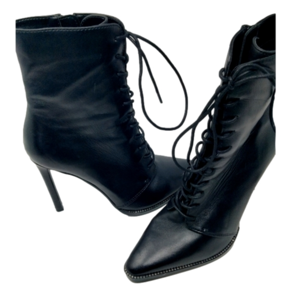 STEVE Madden Gothic stiletto Ozzy boot size 7.5 M